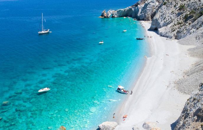 Conde Nast Traveler: Αυτό είναι το ελληνικό νησί με τις καλύτερες παραλίες του κόσμου