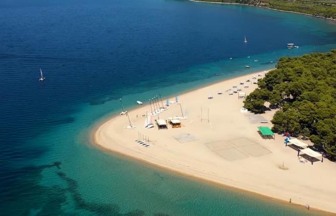 Γρεγολίμανο: Αυτή είναι η ομορφότερη αμμόγλωσσα της Εύβοιας