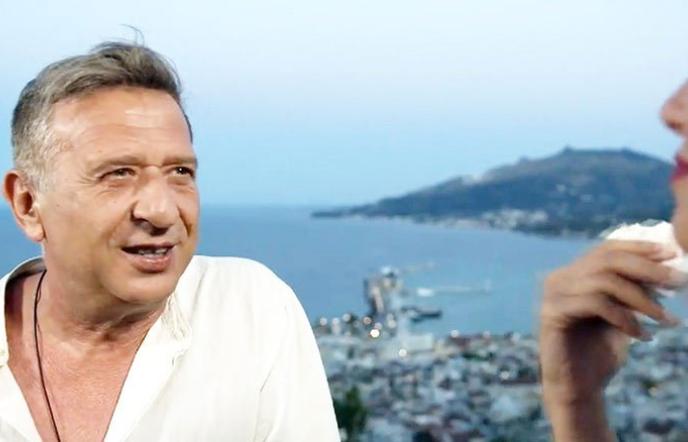 «Στάσου… μαντολάτο»: Ο Κώστας Κόκλας πρωταγωνιστής στην καμπάνια «Πάμε Ζάκυνθο»