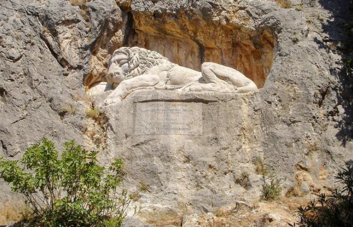 Ο Λέων του Ναυπλίου: Το μνημείο που εδώ και 180 χρόνια τιμά τα θύματα από επιδημίες