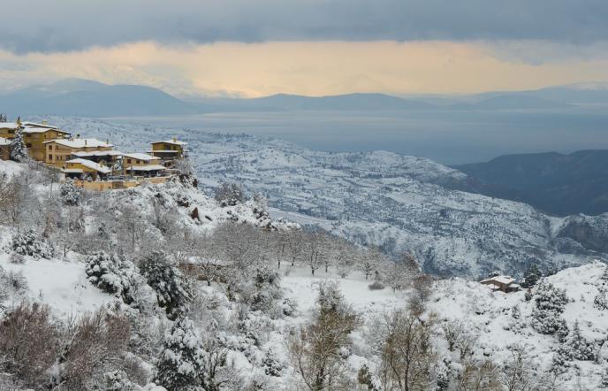 Το απόλυτο αλπικό τοπίο της Κορινθίας από ψηλά