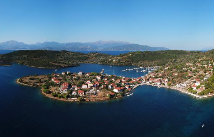 Τριζόνια: Το νησί έκπληξη του Κορινθιακού