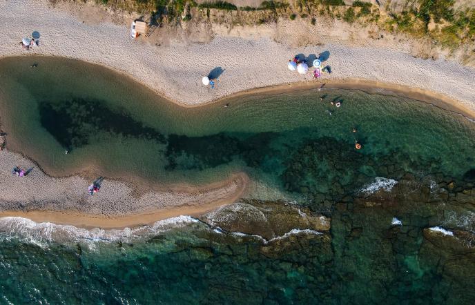 Telegraph: Μία ελληνική παραλία - έκπληξη στις 4 καλύτερες της Ευρώπης