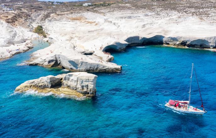 Travel+Leisure: Η Μήλος καλύτερο νησί στον κόσμο για το 2021