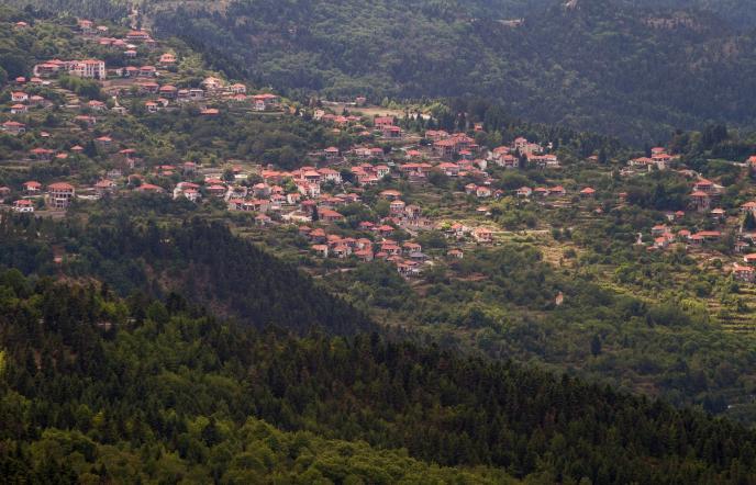 Ορεινή Ναυπακτία: Χωριά βυθισμένα στο πράσινο
