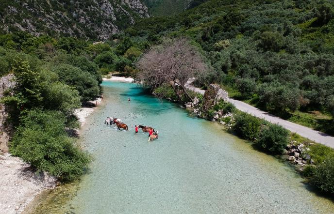 Γλυκή Θεσπρωτίας: Χαλάρωση και περιπέτεια στις όχθες του Αχέροντα