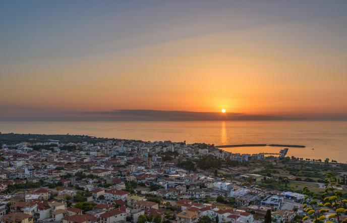 Κυπαρισσία: Η ήρεμη δύναμη της Μεσσηνίας