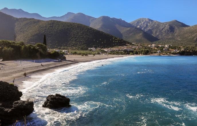 Πελοπόννησος: 7 μαγευτικές παραλίες για εκδρομή με το αυτοκίνητο