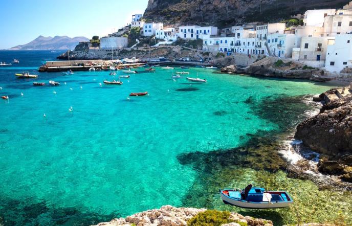 Αυτά είναι τα 10 νησιά που πρέπει οπωσδήποτε να επισκεφτείτε