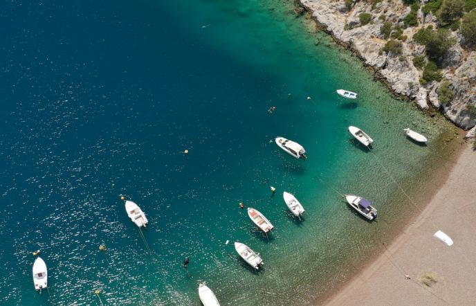 5 παραλίες της Αττικής για να νιώσεις σαν σε νησί