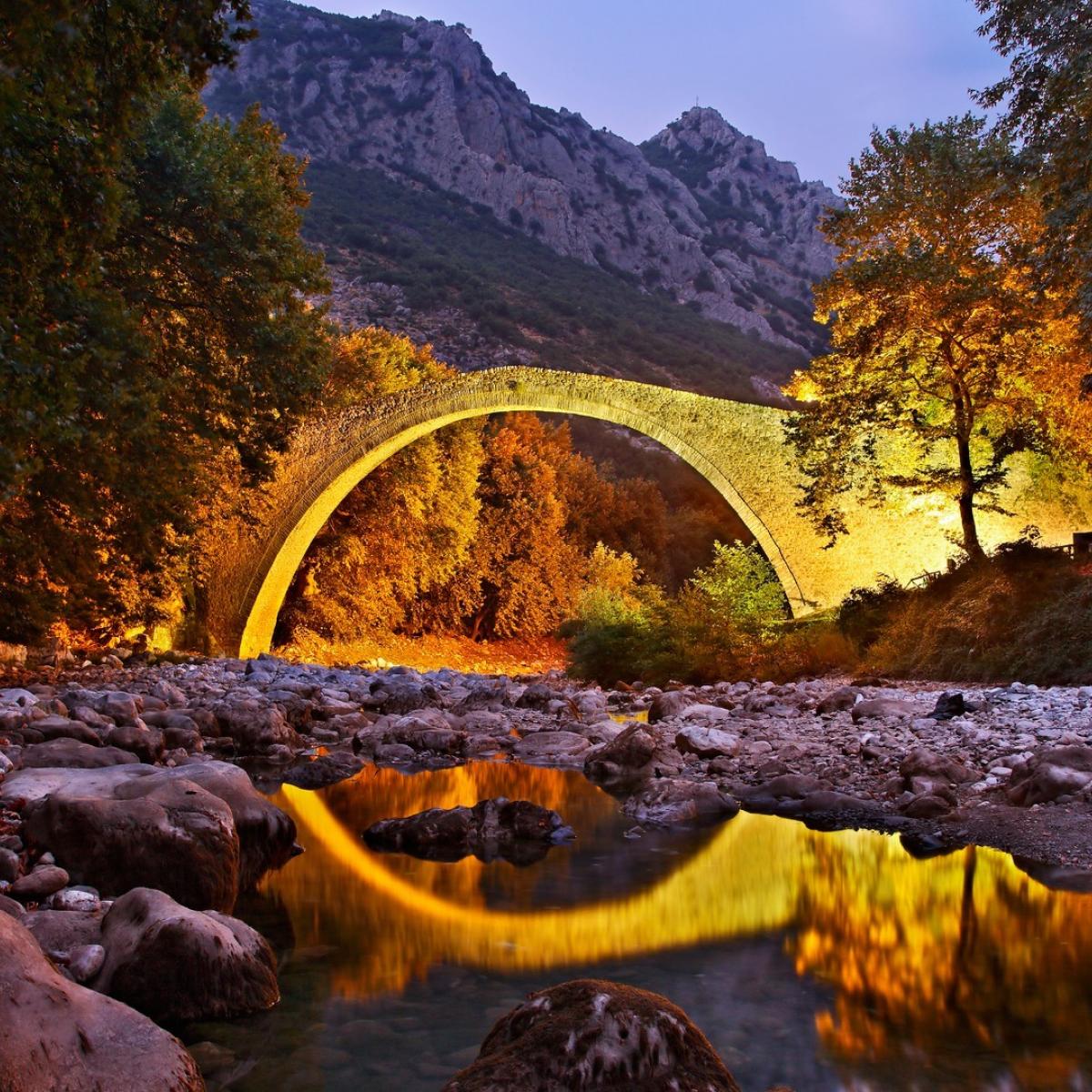 https://www.travelgo.gr/sites/default/files/styles/travel_share_1x1/public/2022-12/trikala_shutterstock%20%289%29.jpg?itok=5EMIV5iI